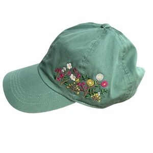 David and Young Green Floral Embroidered Women's Hat, New With Tags